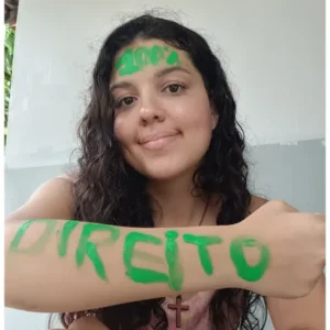 Abigail Shoshana Menezes Raphael, que passou em Direito na UNIPÊ