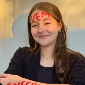 Eloísa Rossato da Silva Costa, que passou em Enfermagem na UEM
