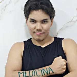 Fabrício Caldas Silva Viana, que passou em Medicina na UESPI