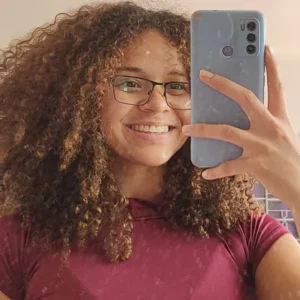 Iara Maroli, que passou em Medicina na UFGD