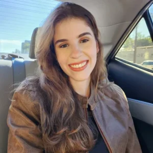 Izadora R C Costa, que passou em Medicina na UFG