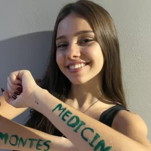 Rayssa, que passou em Medicina na UNIMONTES